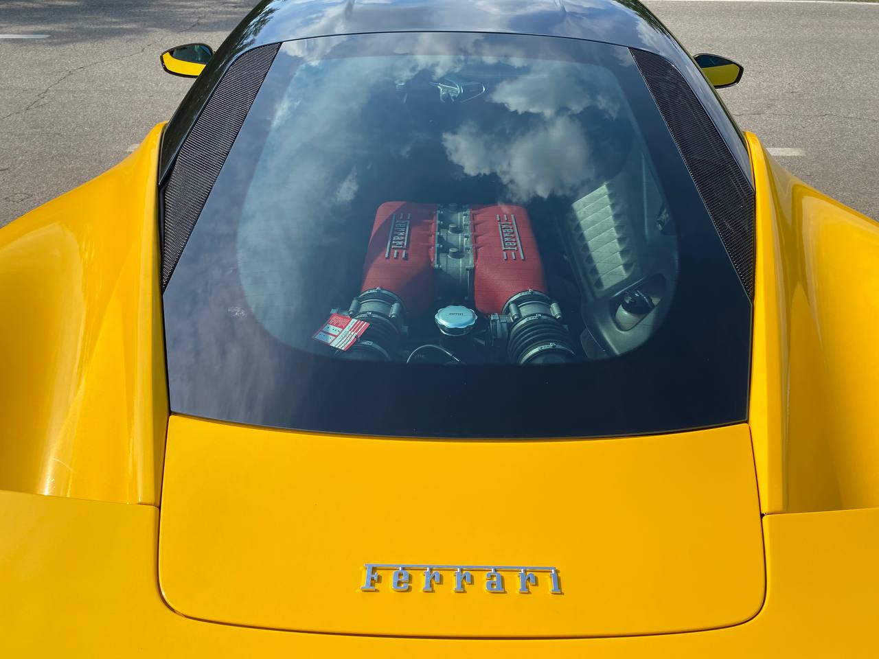 Ferrari 458 ITALIA V8 4497,00 aspirato – 416 kw – 570 cv Colore: Nero Daytona Immatricolazione 01/2011 Km totali: 66.000 Cambio F1 con sequenziale al volante *Service Completo Ferrari + fatture + libretto service*  *ULTIMO TAGLIANDO ESEGUITO IL 23/06/2022