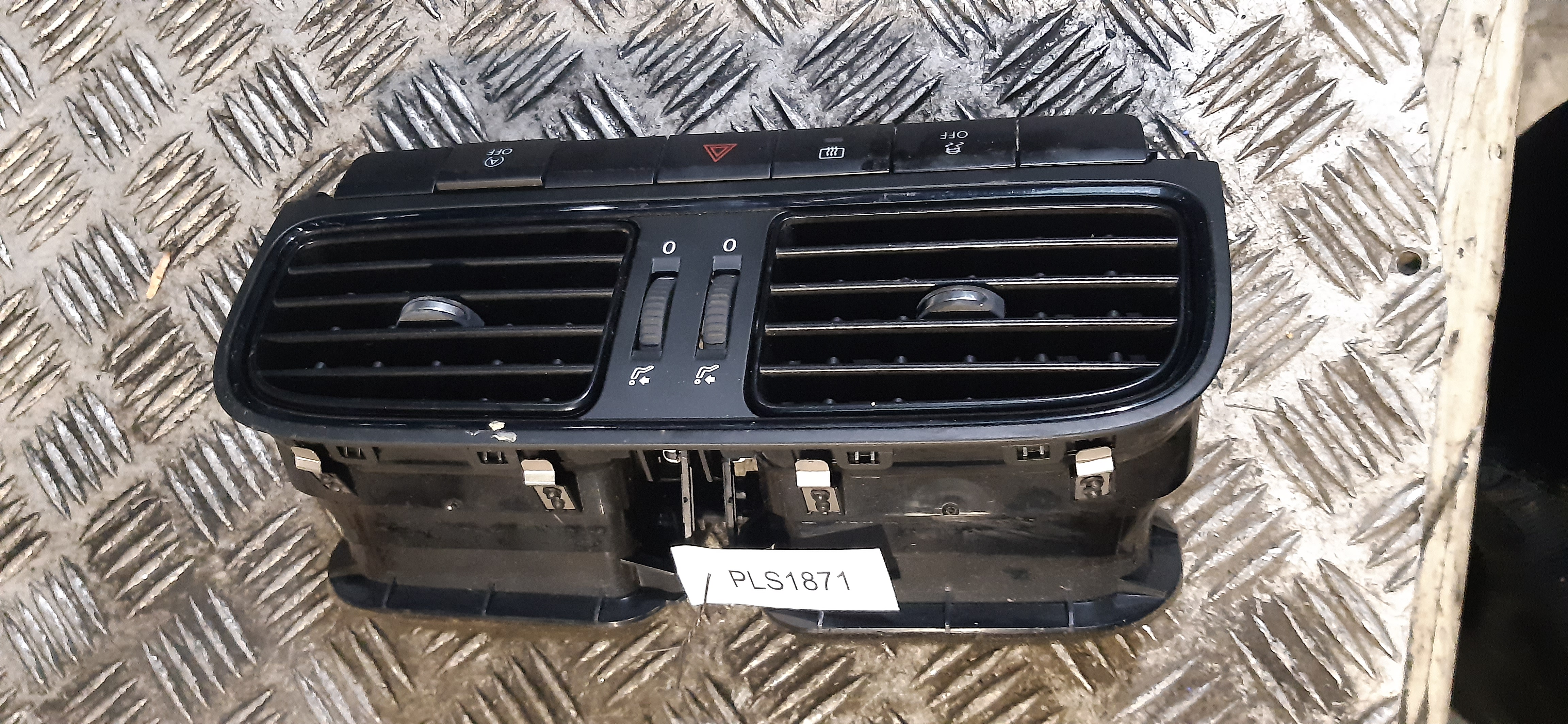 Bocchette areazione centrali con pulsantiera VW Polo 1.2b 2014 5P 6RF819728 PLS1871